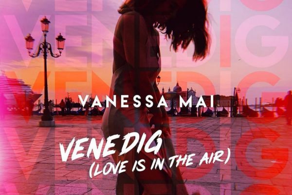 CD Cover Venedig Love Is in the Air Vanessa Mai
