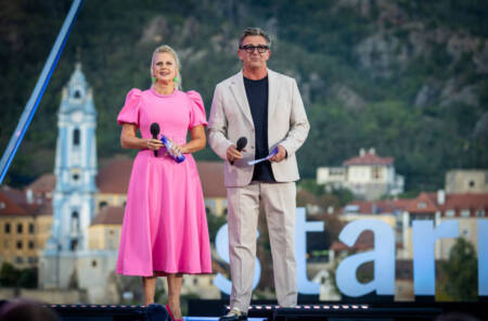 Starnacht aus der Wachau Barbara Schöneberger Hans Sigl © MDR/ipmedia/Peter Krivograd,